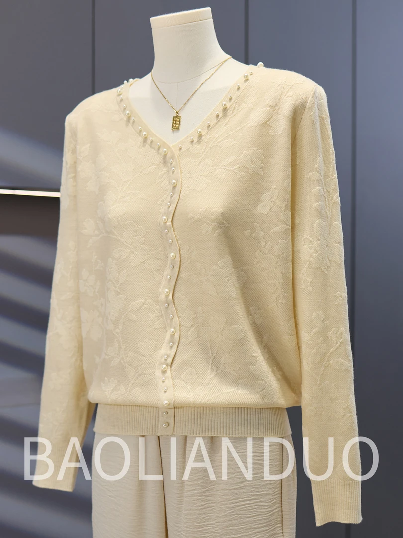 【宝莲朵】薄款宽松型时尚V领中老年气质女装蕾丝衫开衫针织衫钉珠