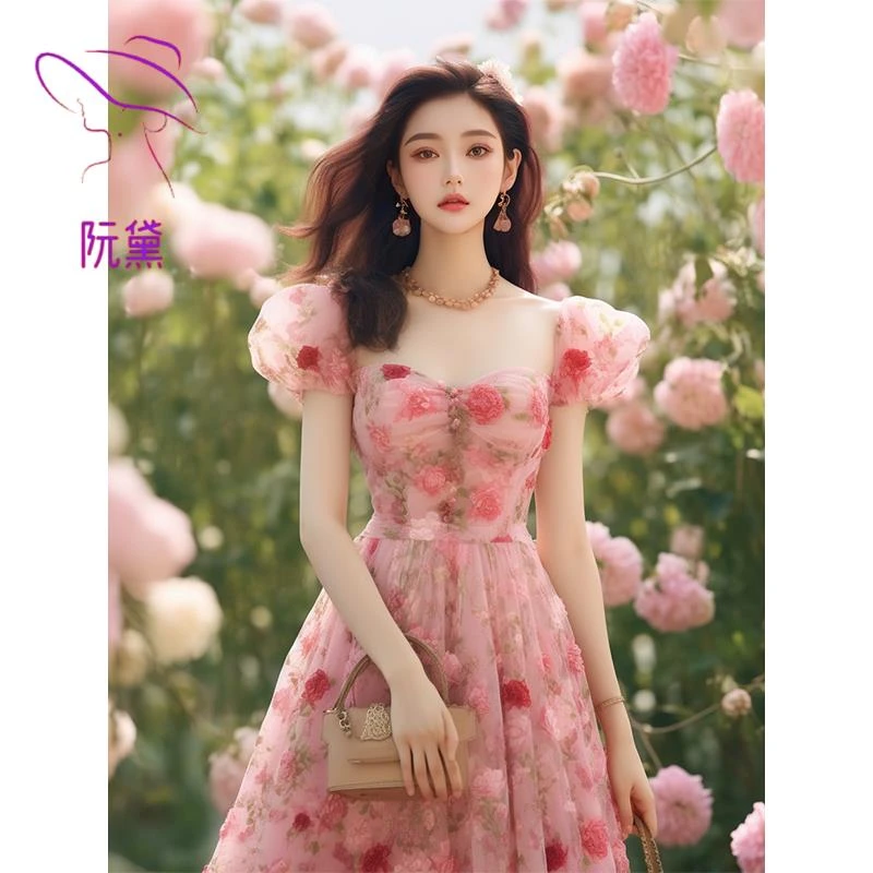 阮黛夏季女士海边度假裙茶歇收腰法式小香风高级感粉色碎花连衣裙
