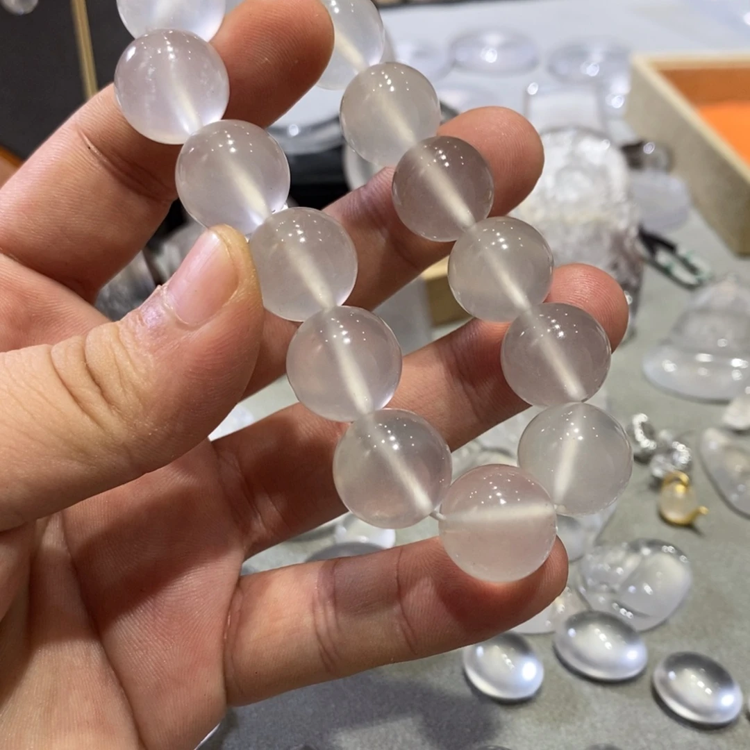 石英质玉未镶嵌颈饰
