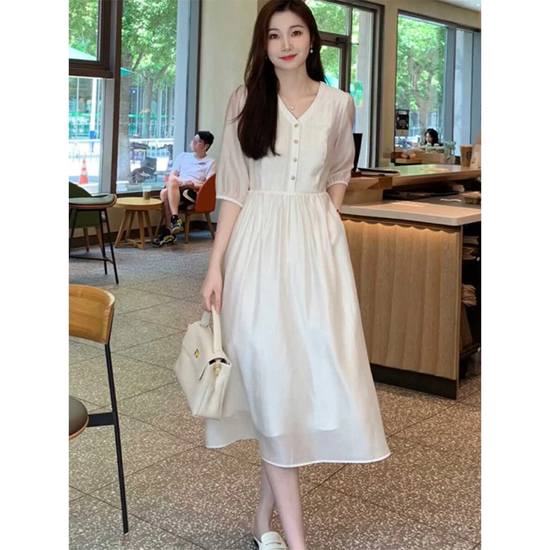 法式气质温柔风V领压褶连衣裙2025夏季设计感收腰显瘦中长款裙子