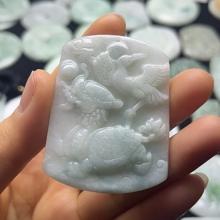 翡翠未镶嵌颈饰龟