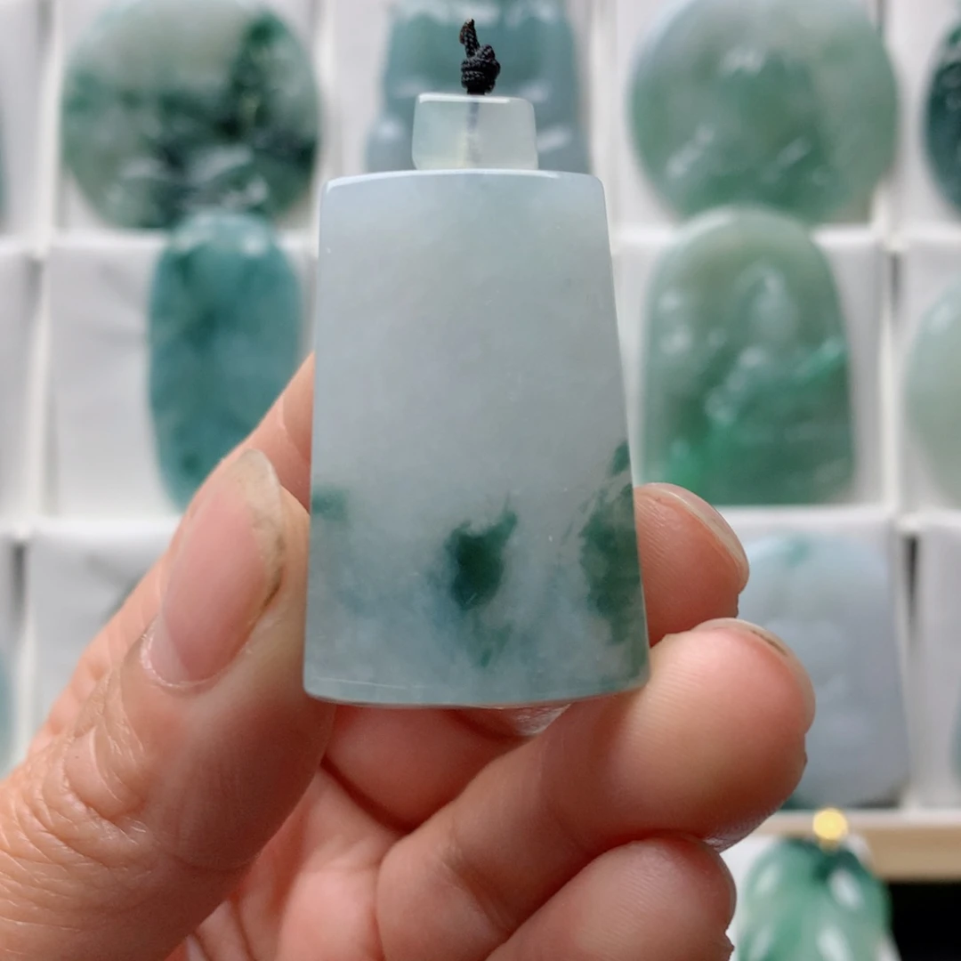 翡翠吊坠(不含链)未镶嵌无事牌