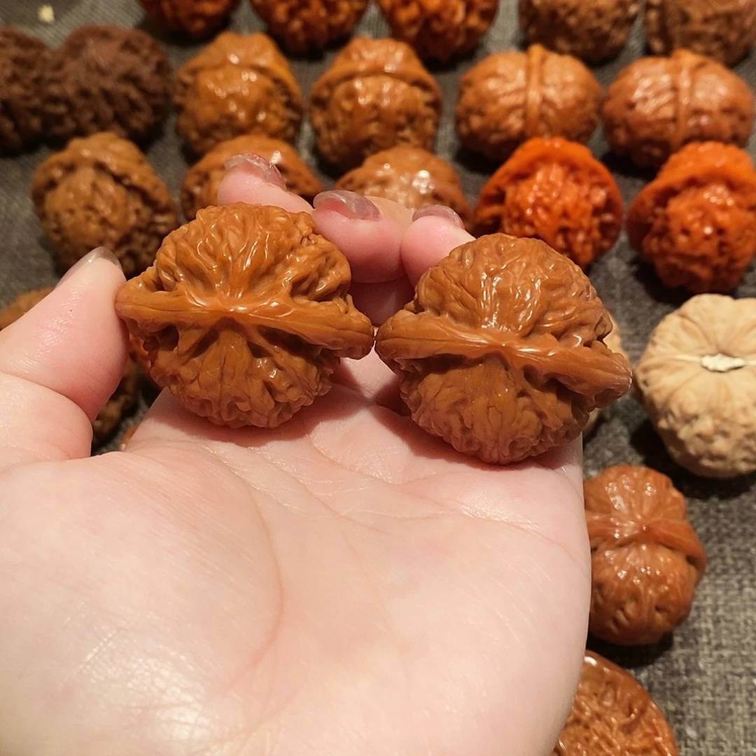 文玩核桃吊坠40宫灯