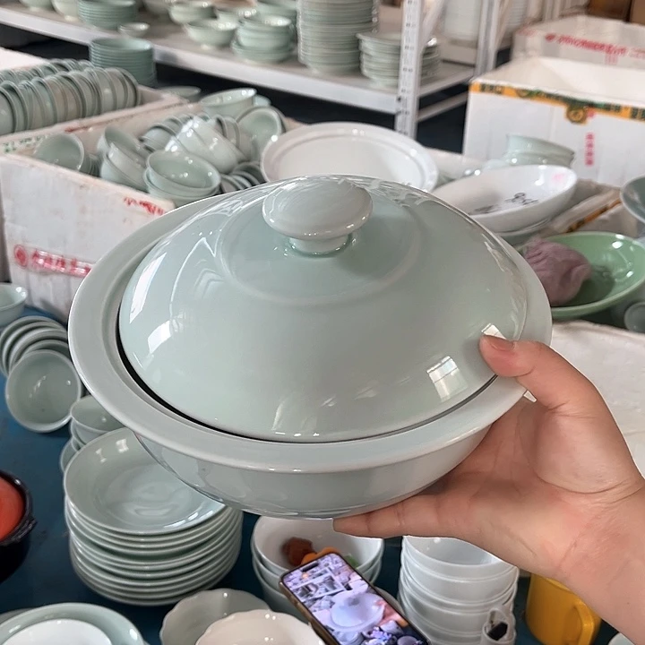 陶瓷青瓷品锅一个，微瑕处理