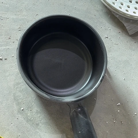 微瑕，明火，口径19高7变形无盖