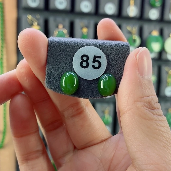 和田玉18K金镶嵌耳饰