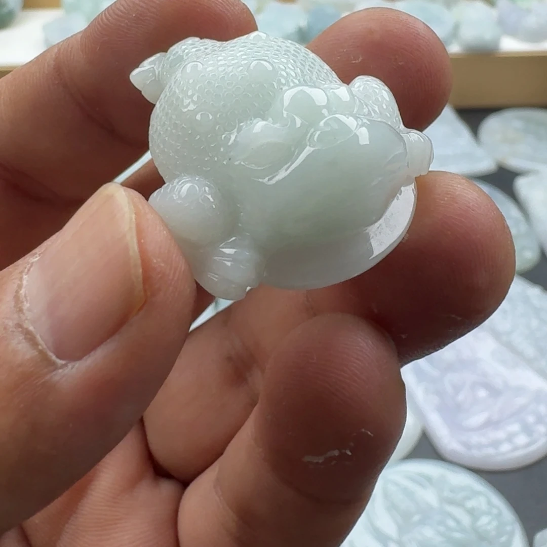 H***a翡翠未镶嵌颈饰天然缅甸A货翡翠