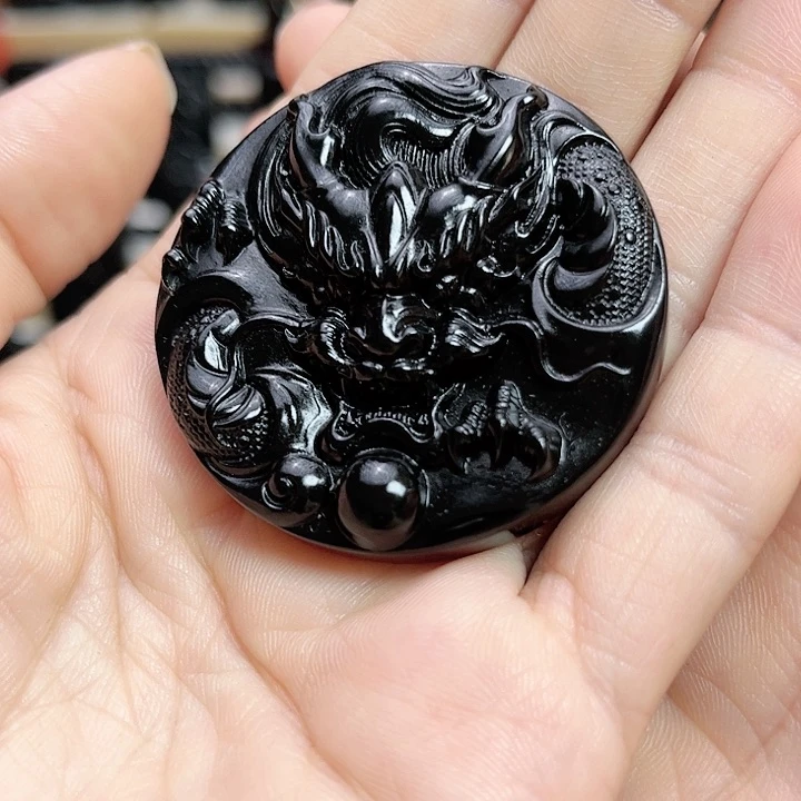 和田玉手链未镶嵌龙牌