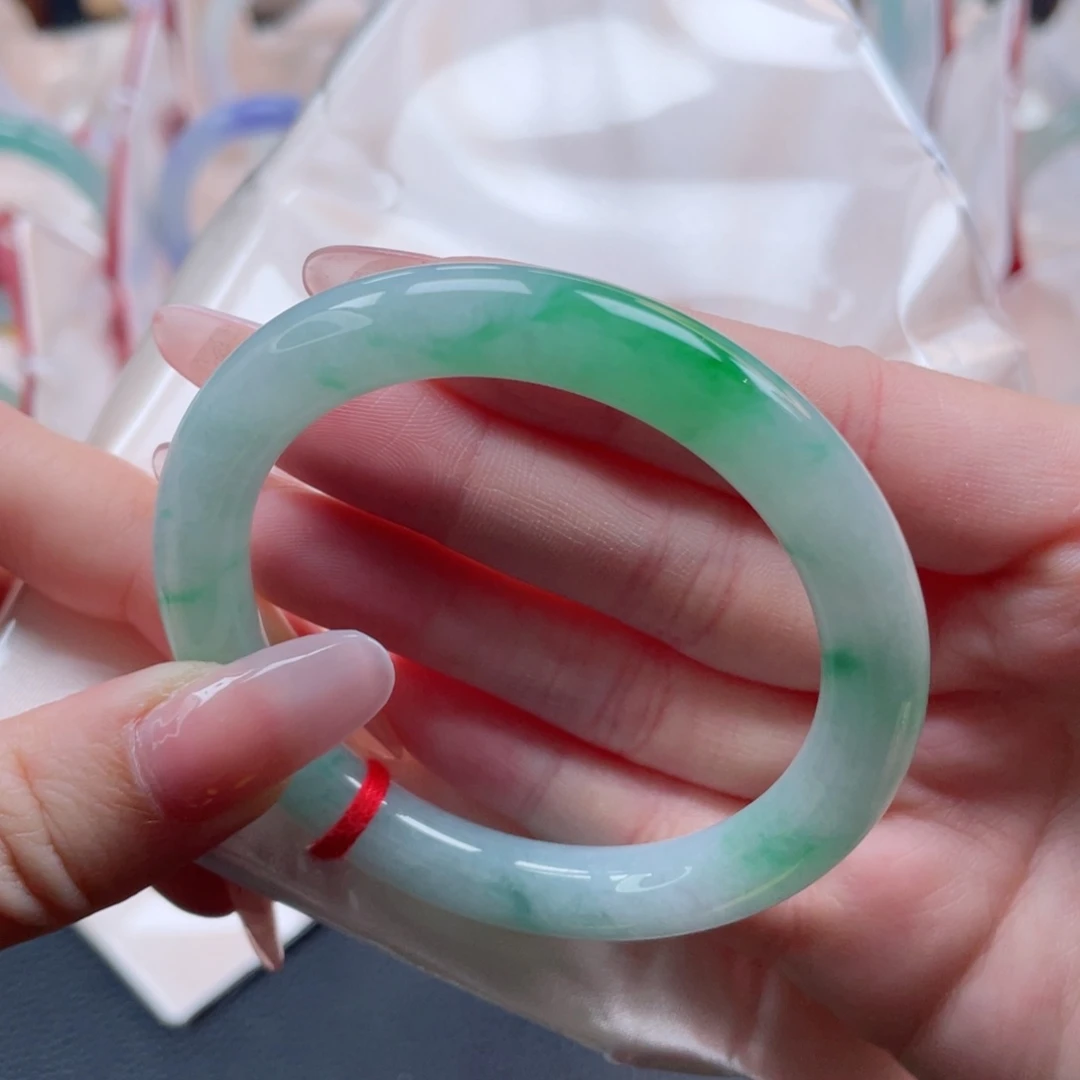 未镶嵌手镯翡翠53.6飘阳绿美人镯 精致秀气显眼包1号