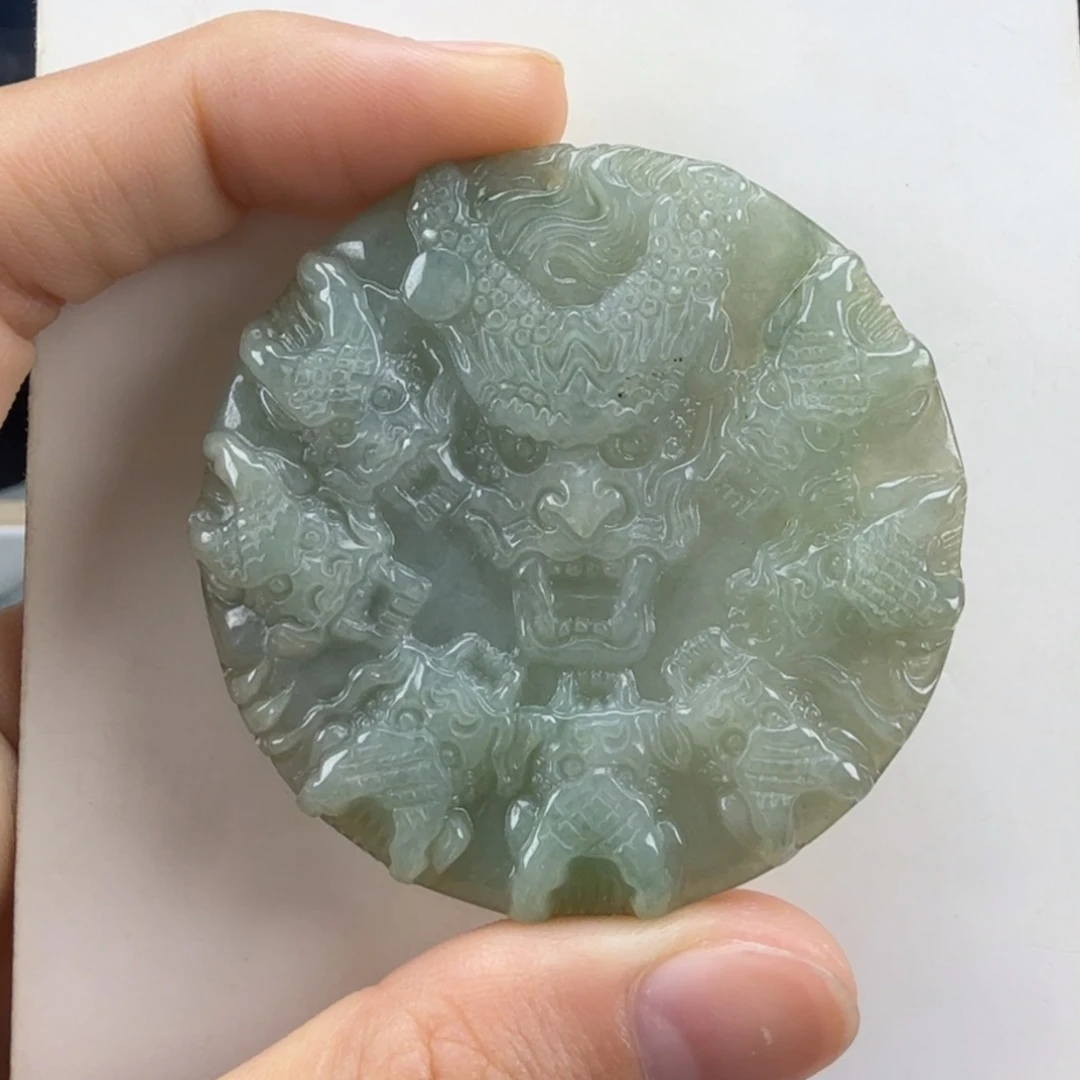翡翠挂件未镶嵌翡翠