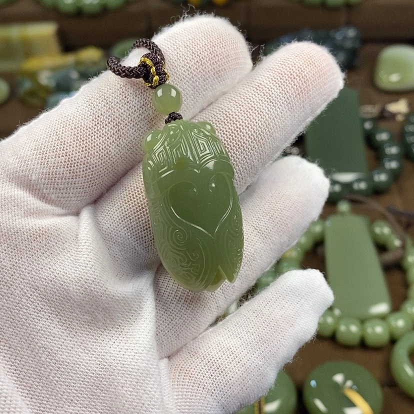 【闪购商品】颈饰未镶嵌岫岩老玉(透闪石质玉)