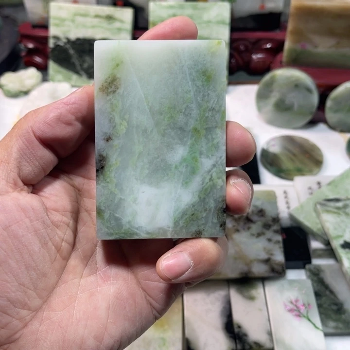 独山玉未镶嵌颈饰