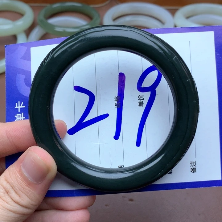 和田玉未镶嵌手镯55