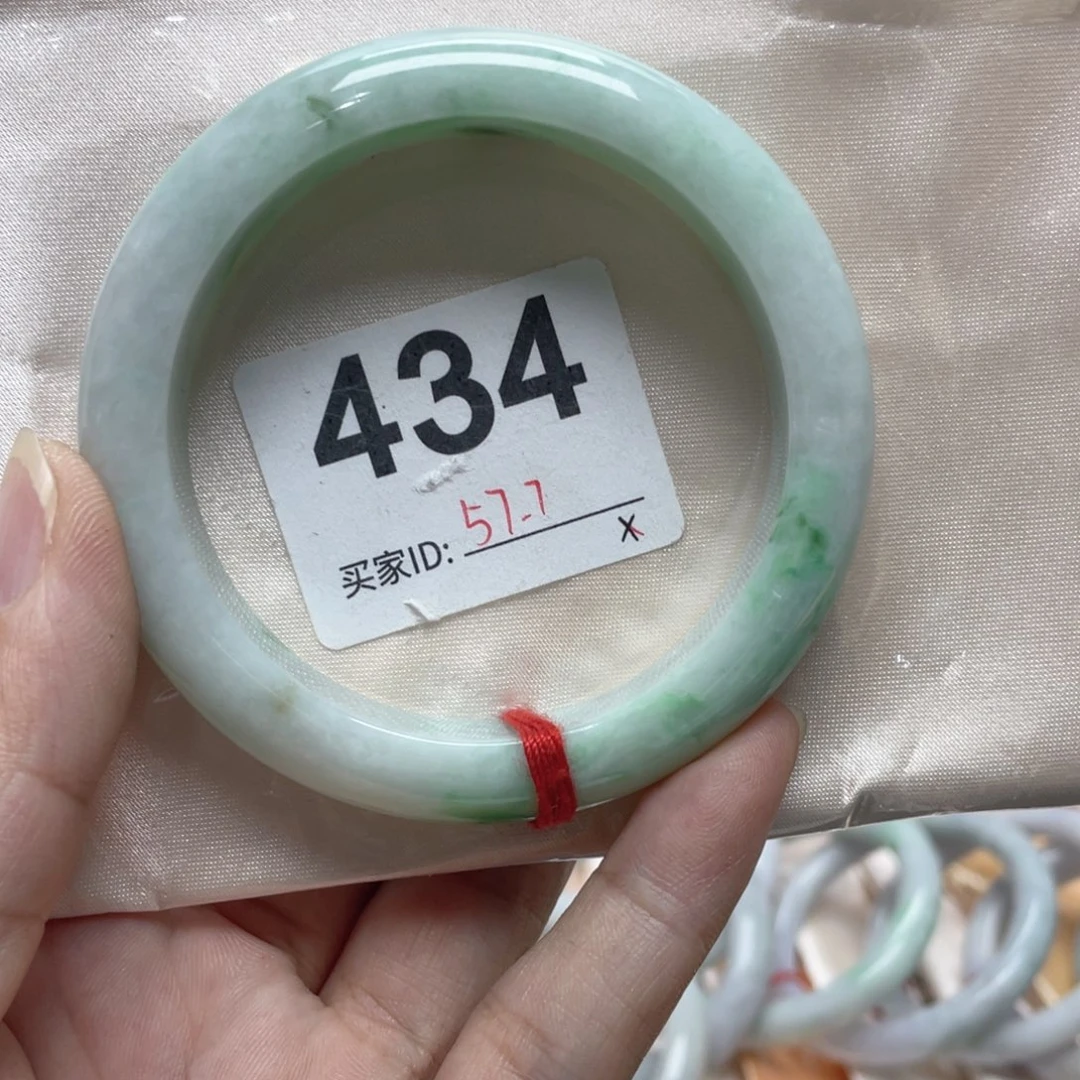 翡翠手镯未镶嵌434有裂