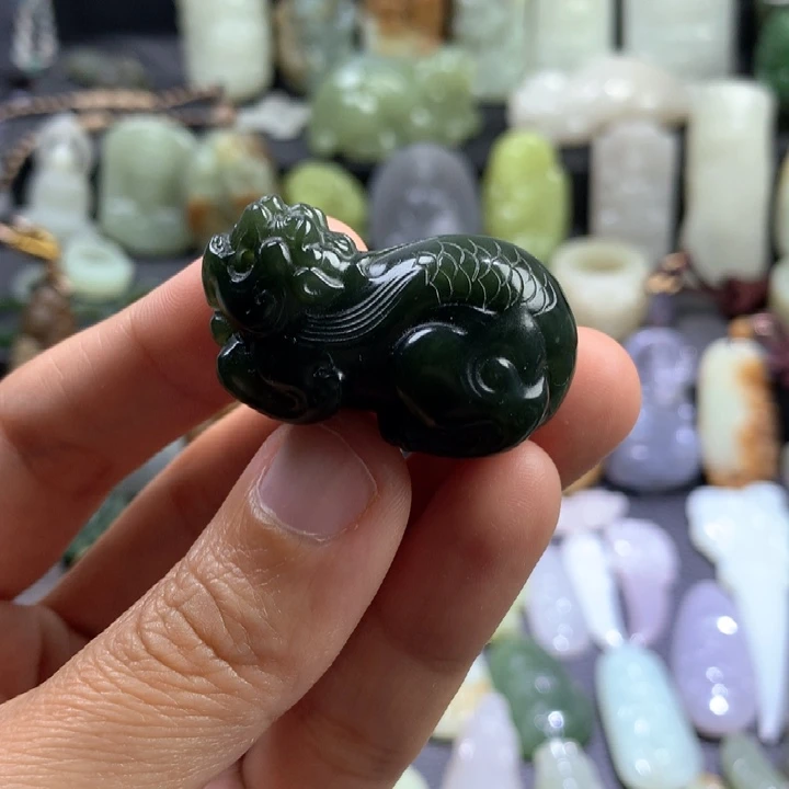 颈饰未镶嵌和田玉