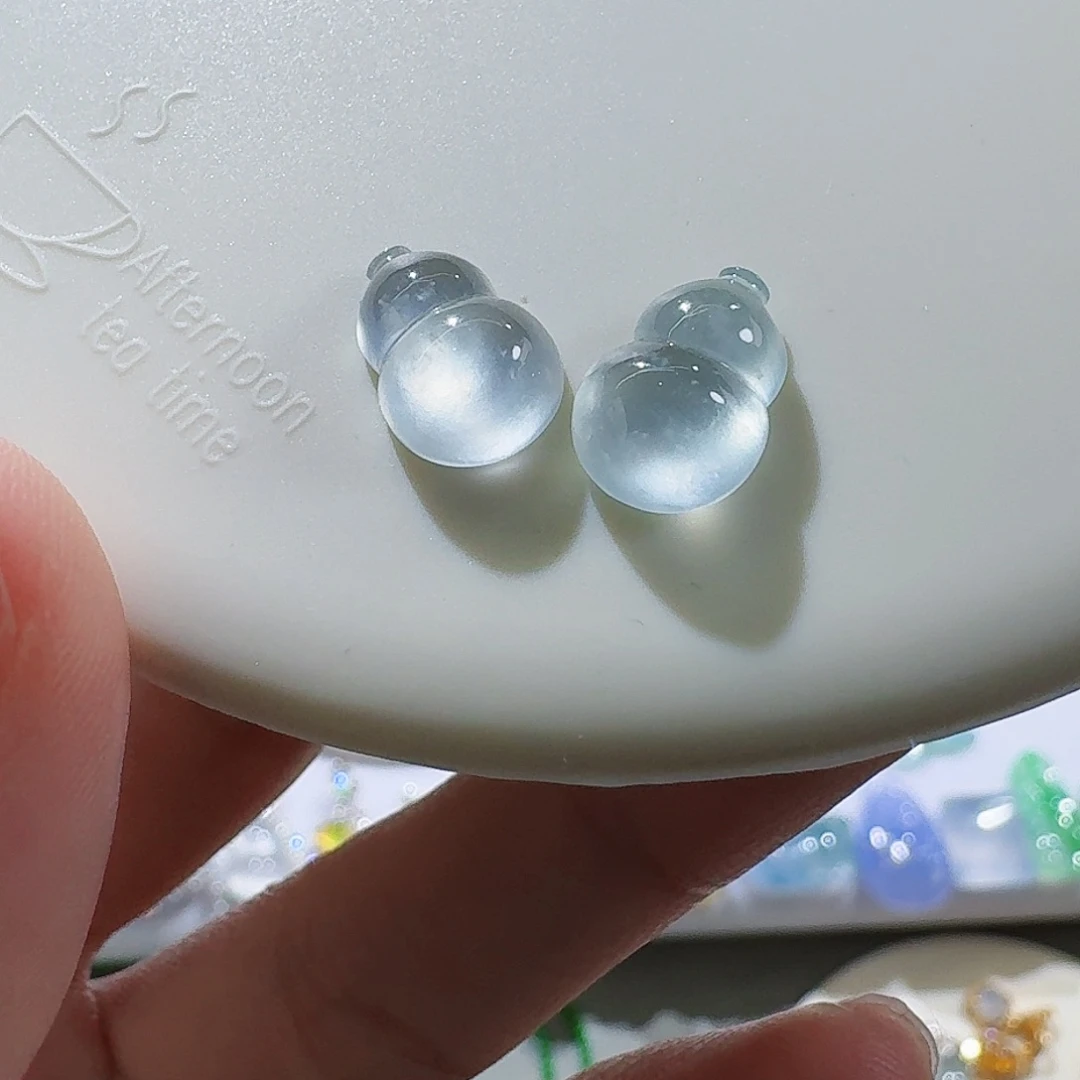 翡翠颈饰未镶嵌葫芦一对