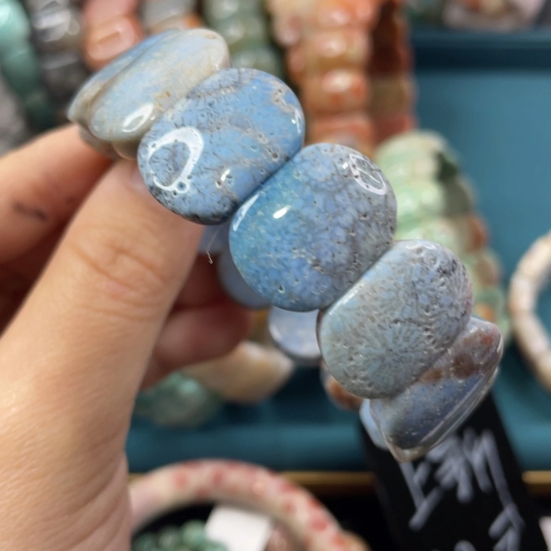 未镶嵌手镯硅化玉