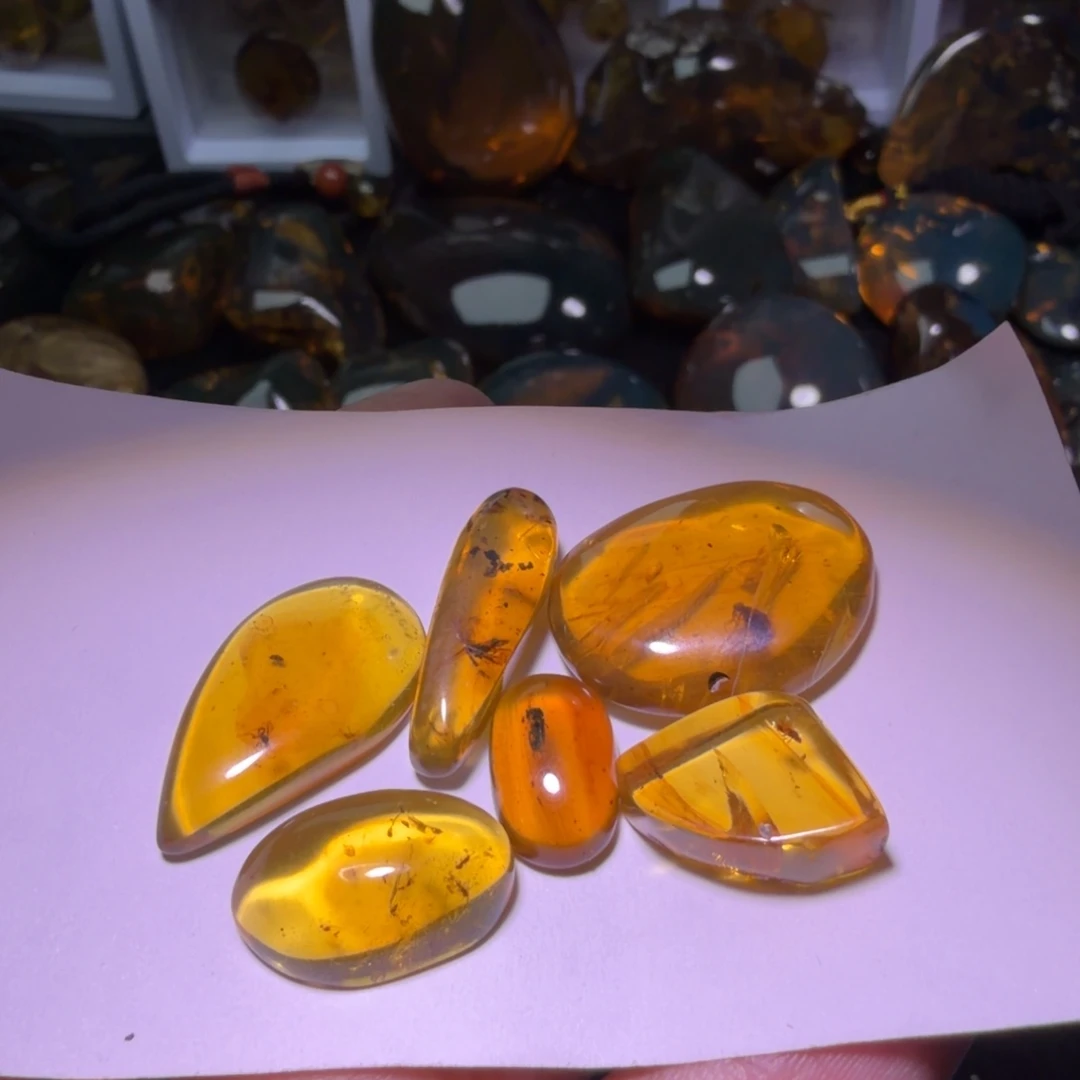 胖***哥琥珀未镶嵌裸石，，