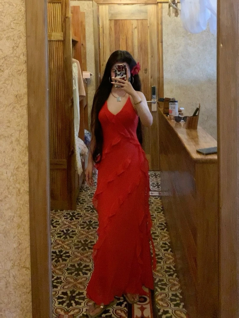 《新品》2025夏季度假风纯色偏橘红挂脖气质女人连衣裙M123