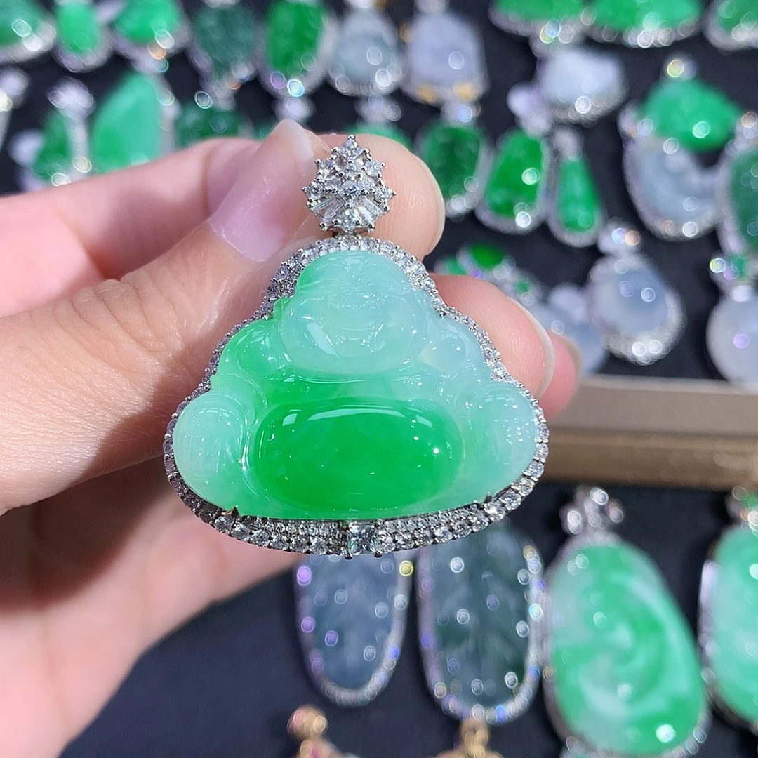 翡翠18K金镶嵌吊坠(赠链)