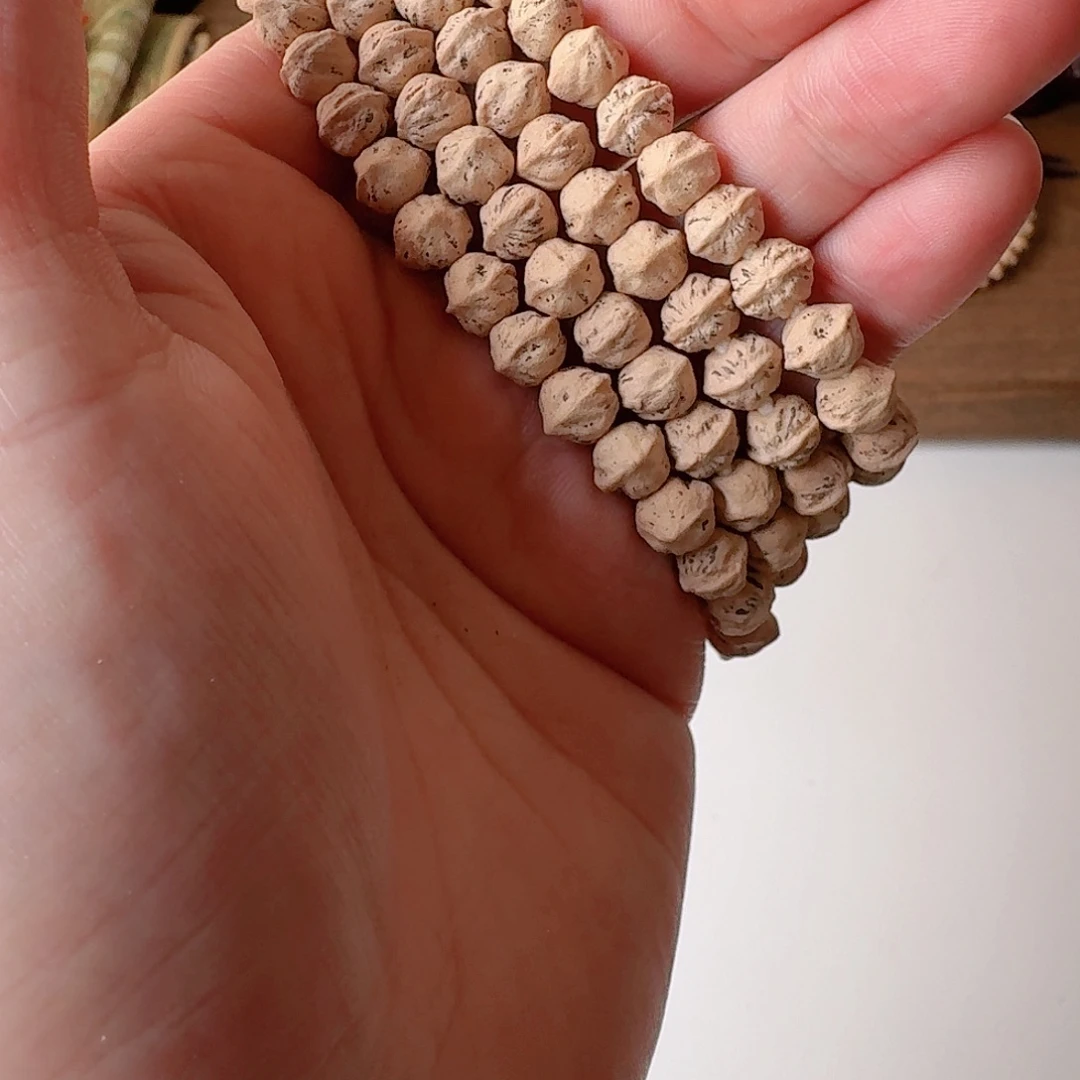 少***猪柏香籽/百香籽吊坠