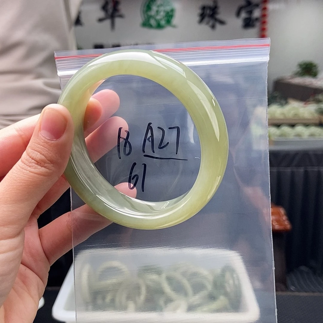 和田玉颜色多样性发拍一发一未镶嵌