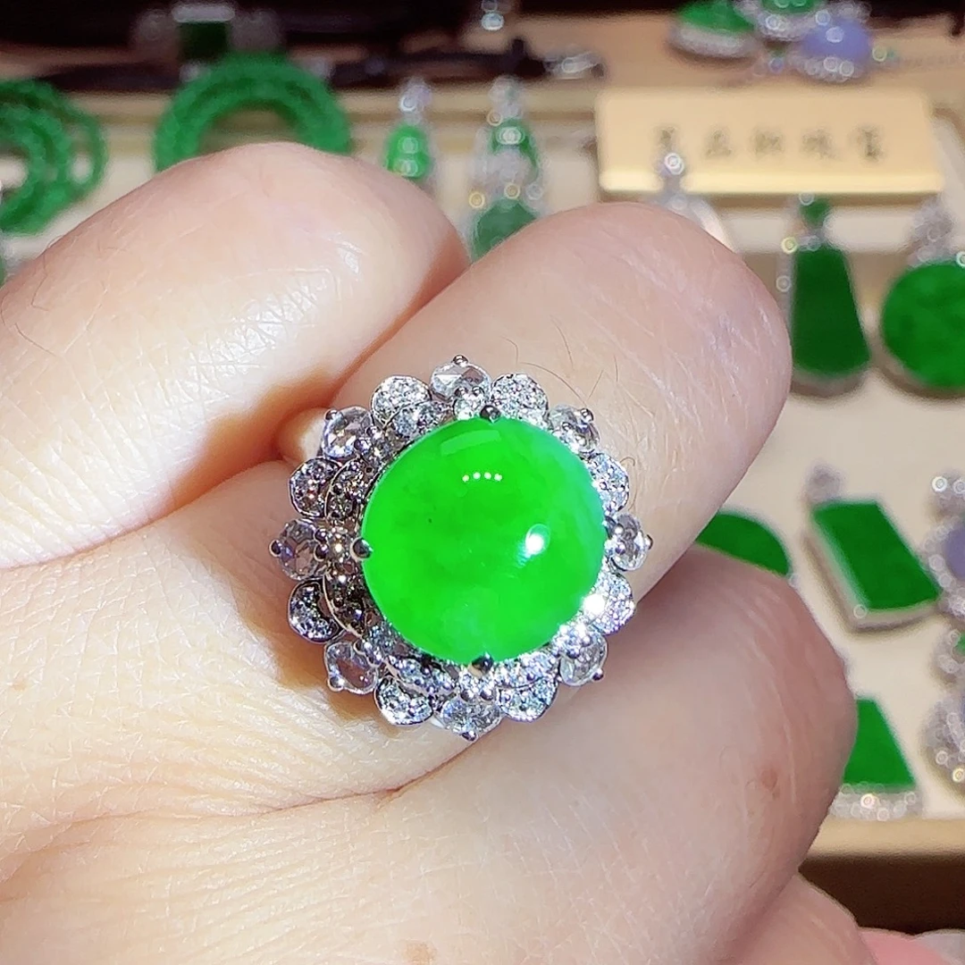 翡翠18K金镶嵌戒指