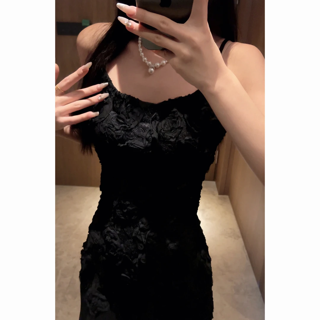 【珠黑】2025新款法式刺绣玫瑰黑色吊带裙轻奢气质收腰礼服鱼尾裙