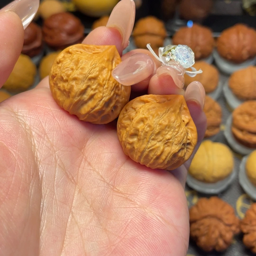 文玩核桃把件桃心
