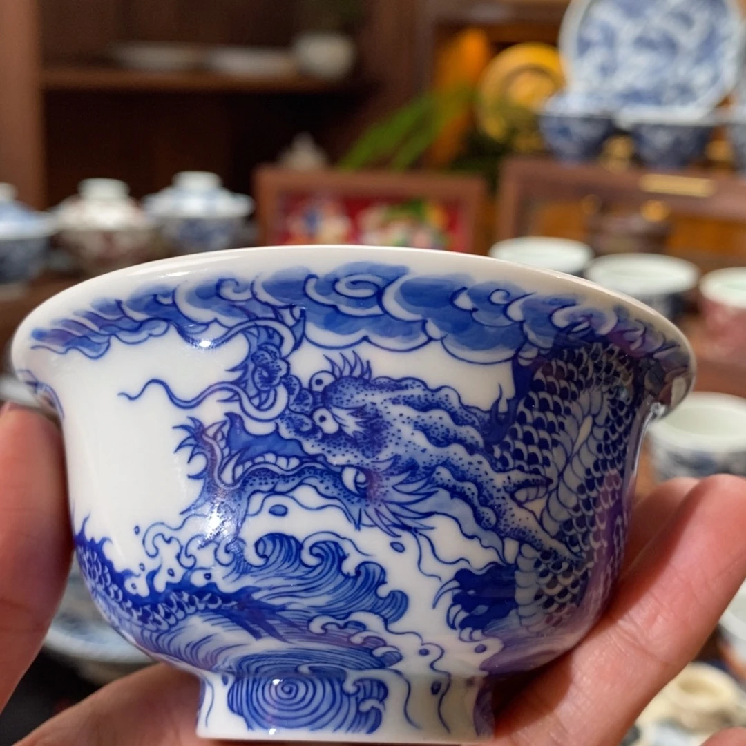 青花穿云龙压手杯