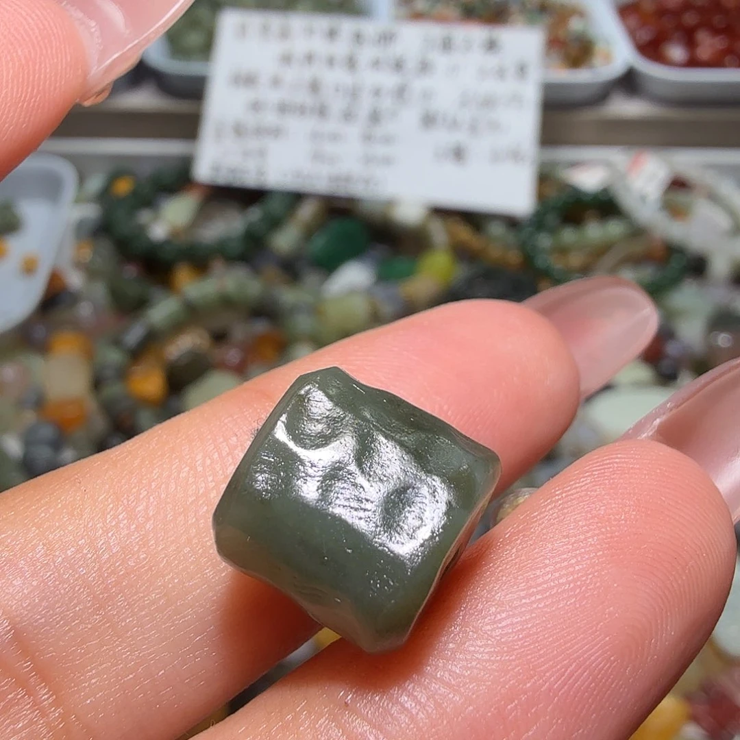 和田玉未镶嵌珠宝奇石