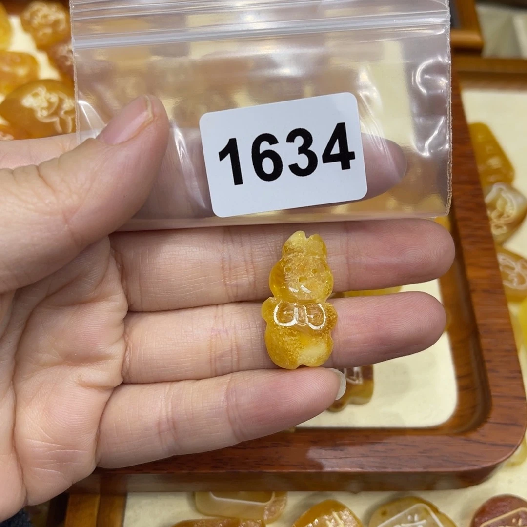 琥珀珠宝奇石未镶嵌