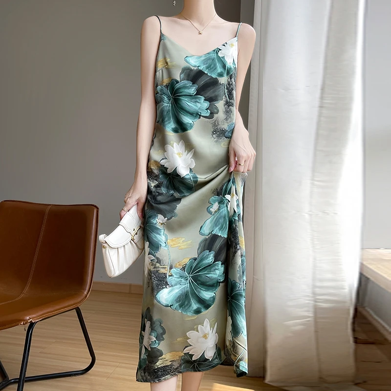 新中式印花吊带连衣裙女款气质复古减龄无袖长裙宽松显瘦缎面裙子