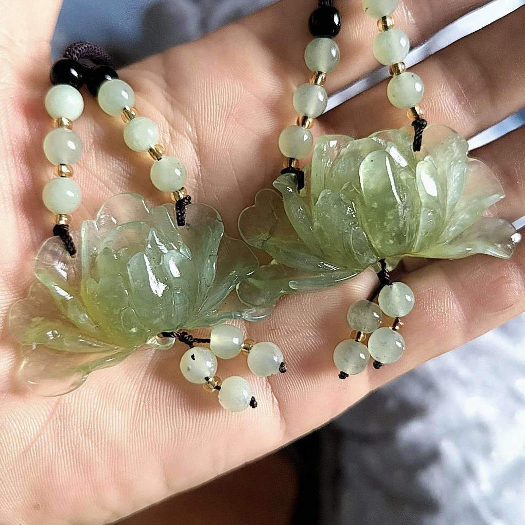 天然岫玉牡丹花挂件
