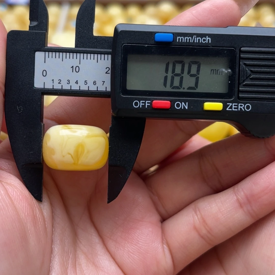 琥珀未镶嵌裸石蜜蜡墩子微瑕笑