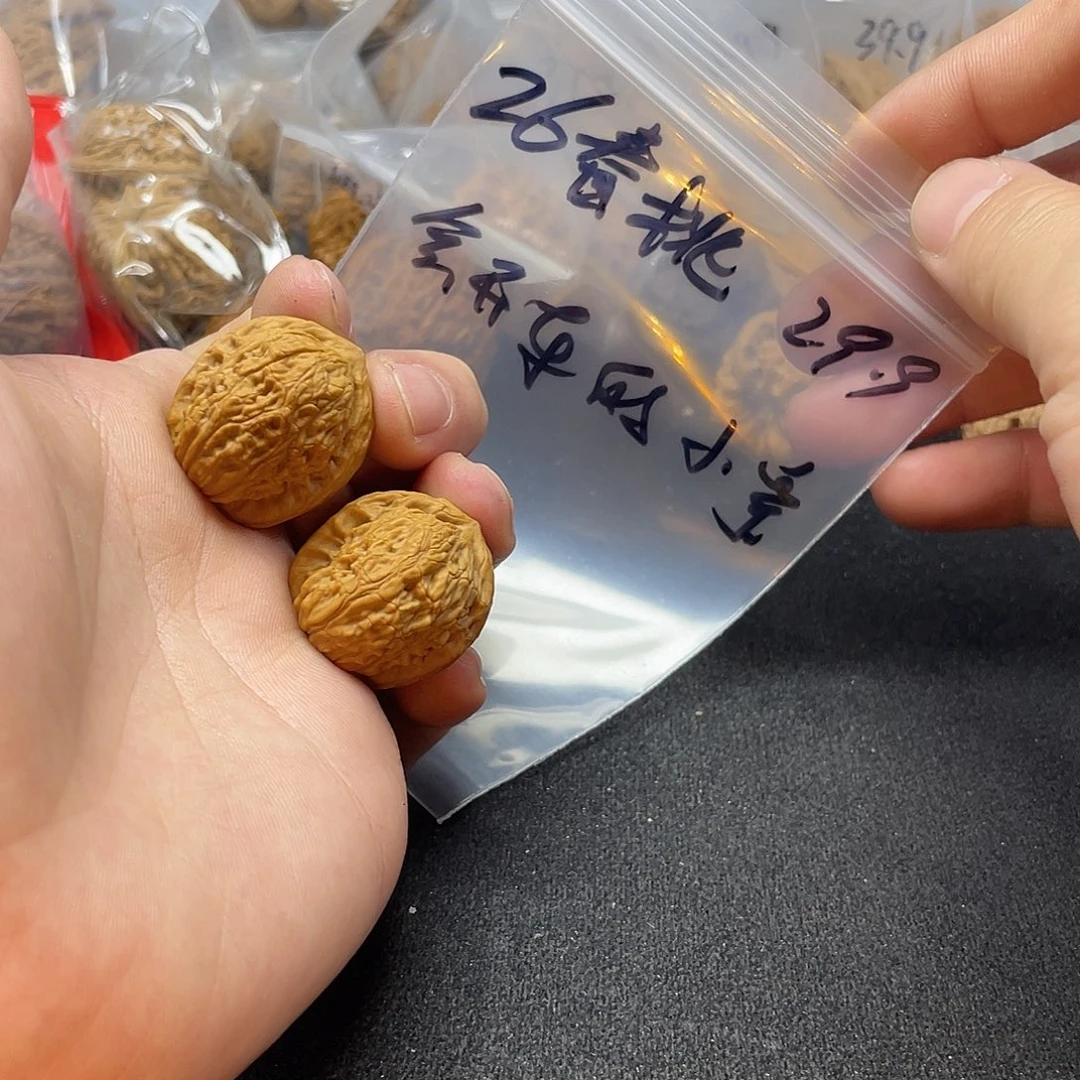 会***宇把件文玩核桃春桃