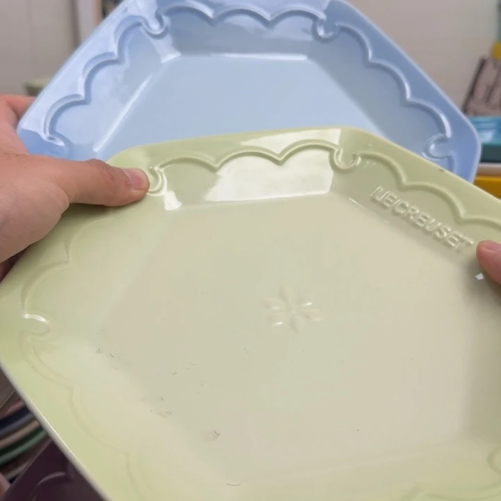 微瑕2个9英寸雪花盘