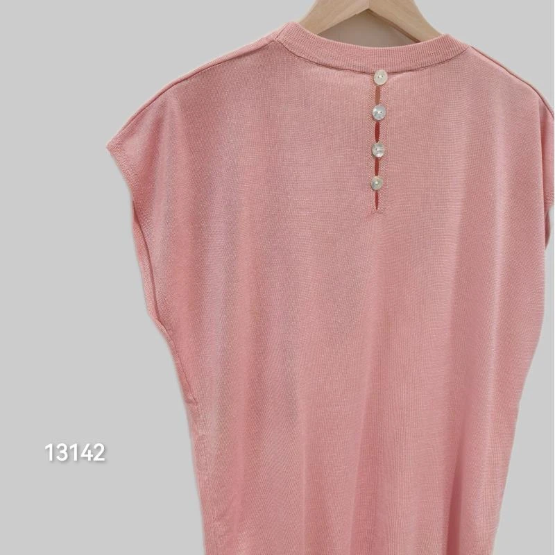 13142（部分无水洗唛，介意慎拍）CHUXUN新款净版后背贝母扣飞袖