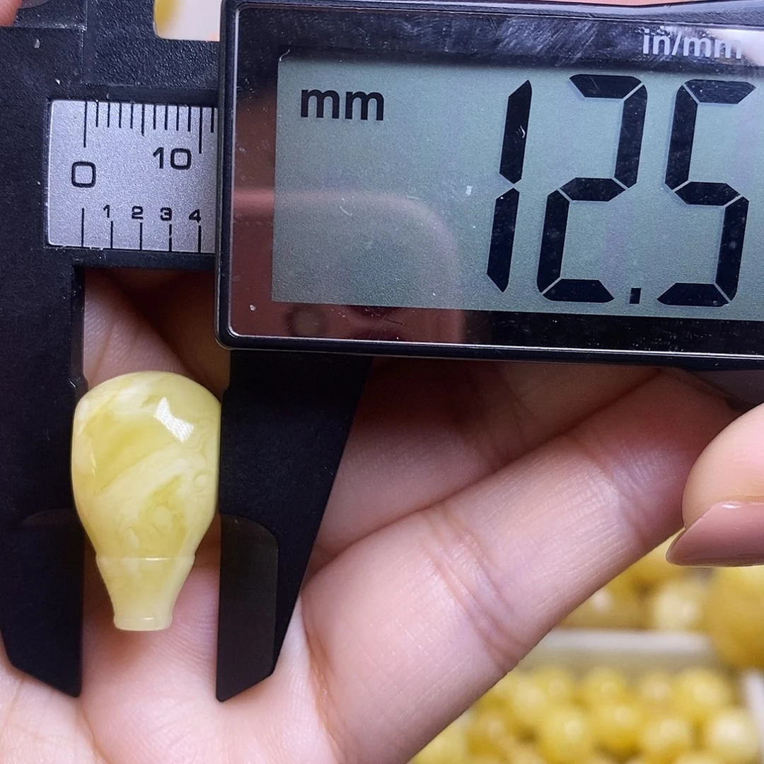 裸石琥珀未镶嵌许蜜蜡三通