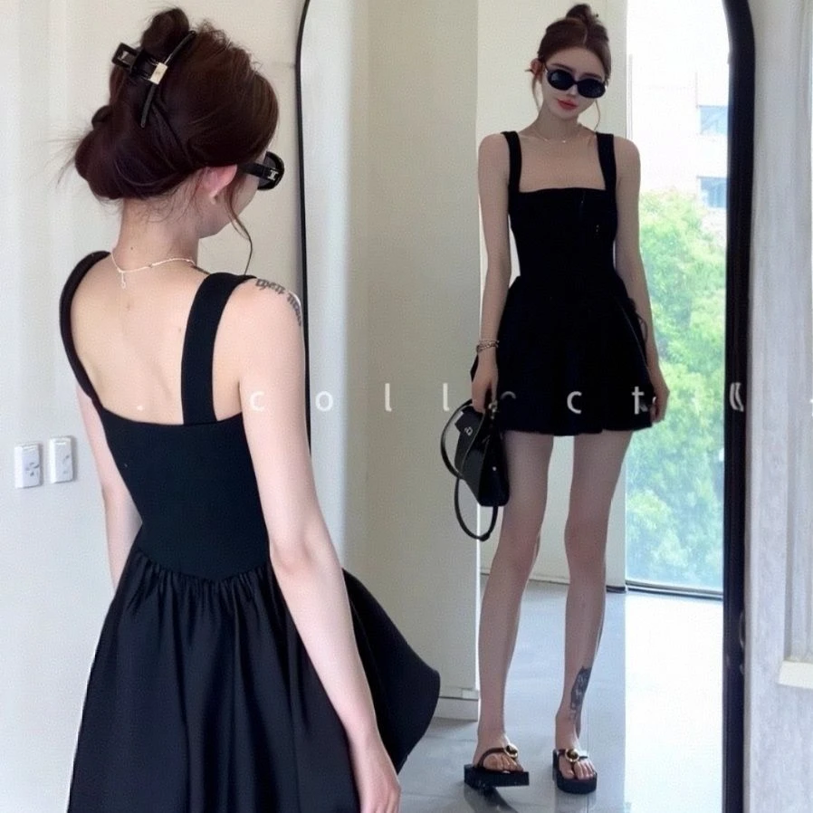 纯欲辣妹吊带连衣裙女夏季新款收腰显瘦无袖背心裙法式赫本小黑裙