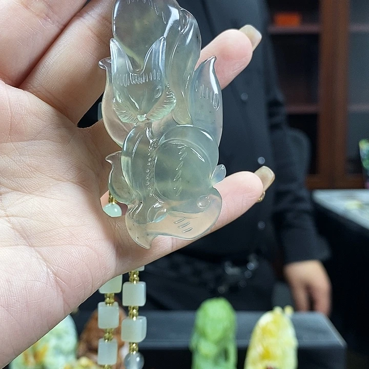 蛇纹石玉吊坠未镶嵌