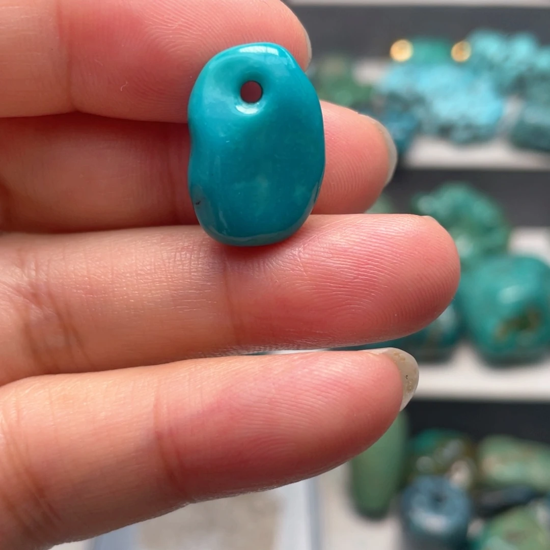 绿松石未镶嵌颈饰