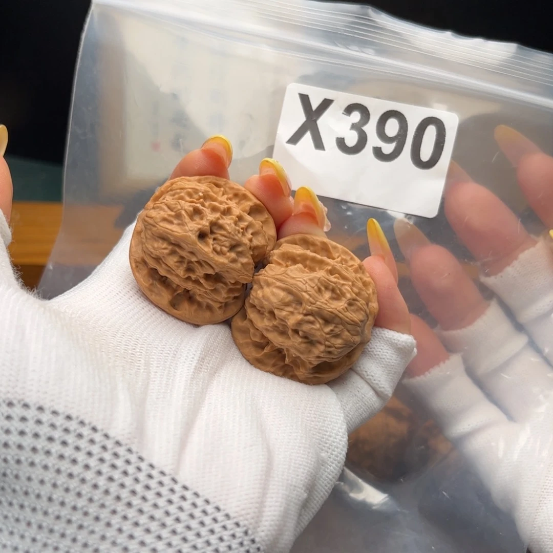 桃核把件37左右野狼x390