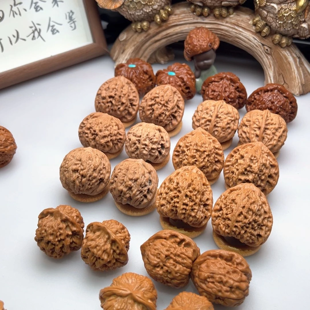 文玩核桃把件老树白狮子手捻