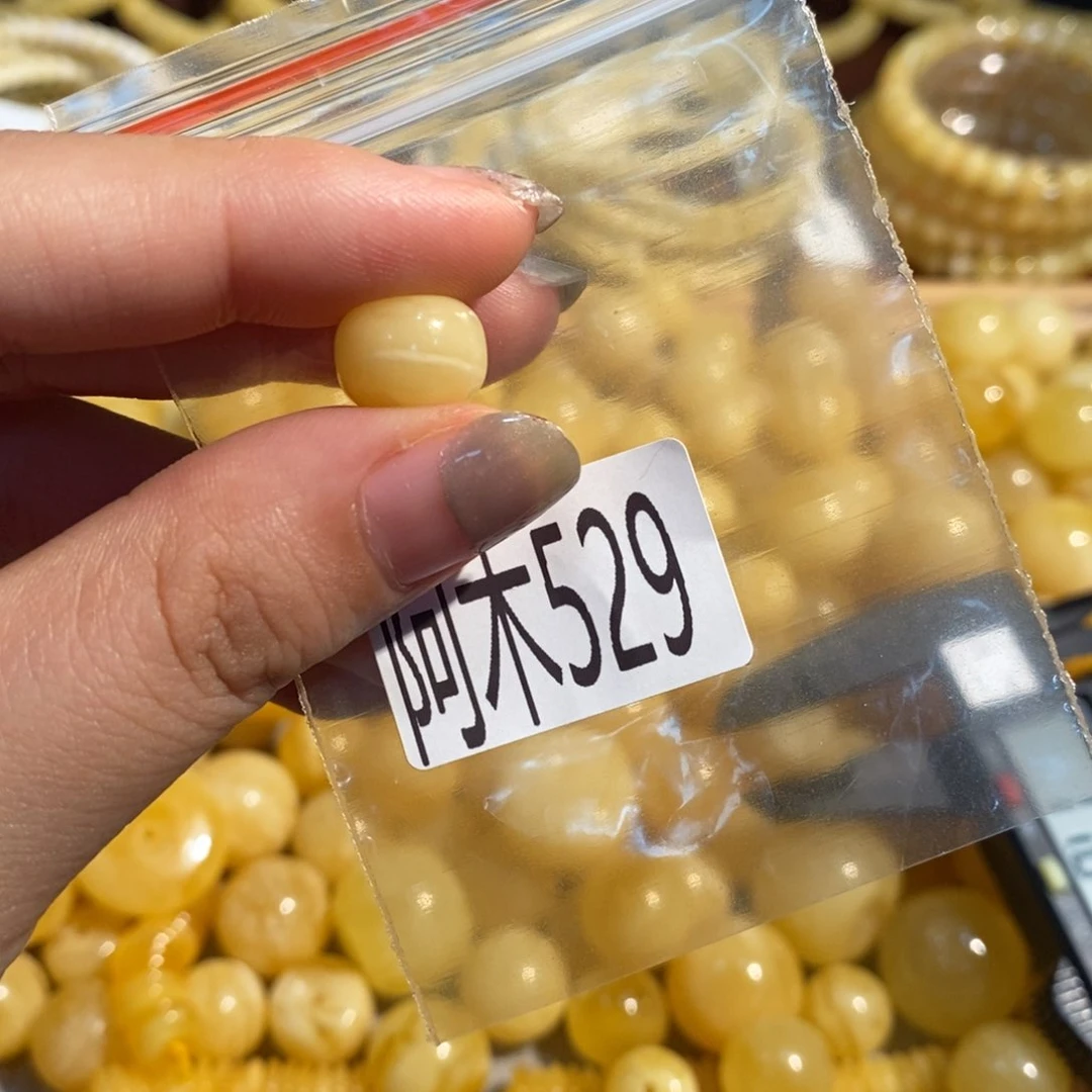 未镶嵌琥珀珠宝奇石529