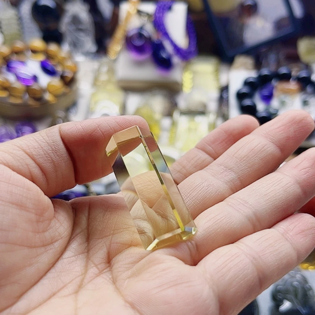 【闪购商品】未镶嵌颈饰水晶愚*