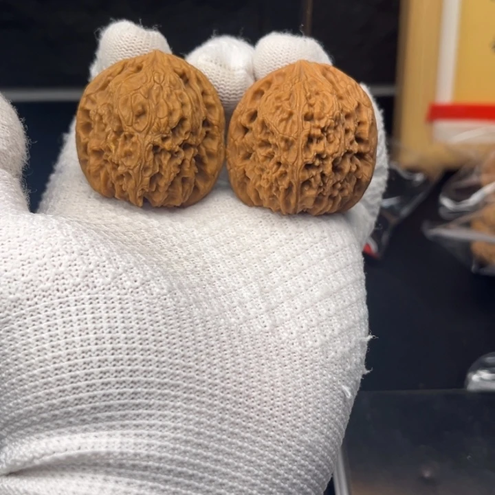 吊坠文玩核桃39全家福南疆184