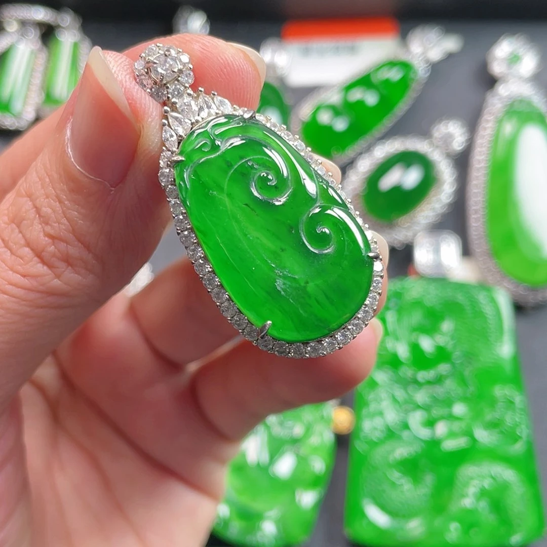 吊坠(不含链)未镶嵌翡翠