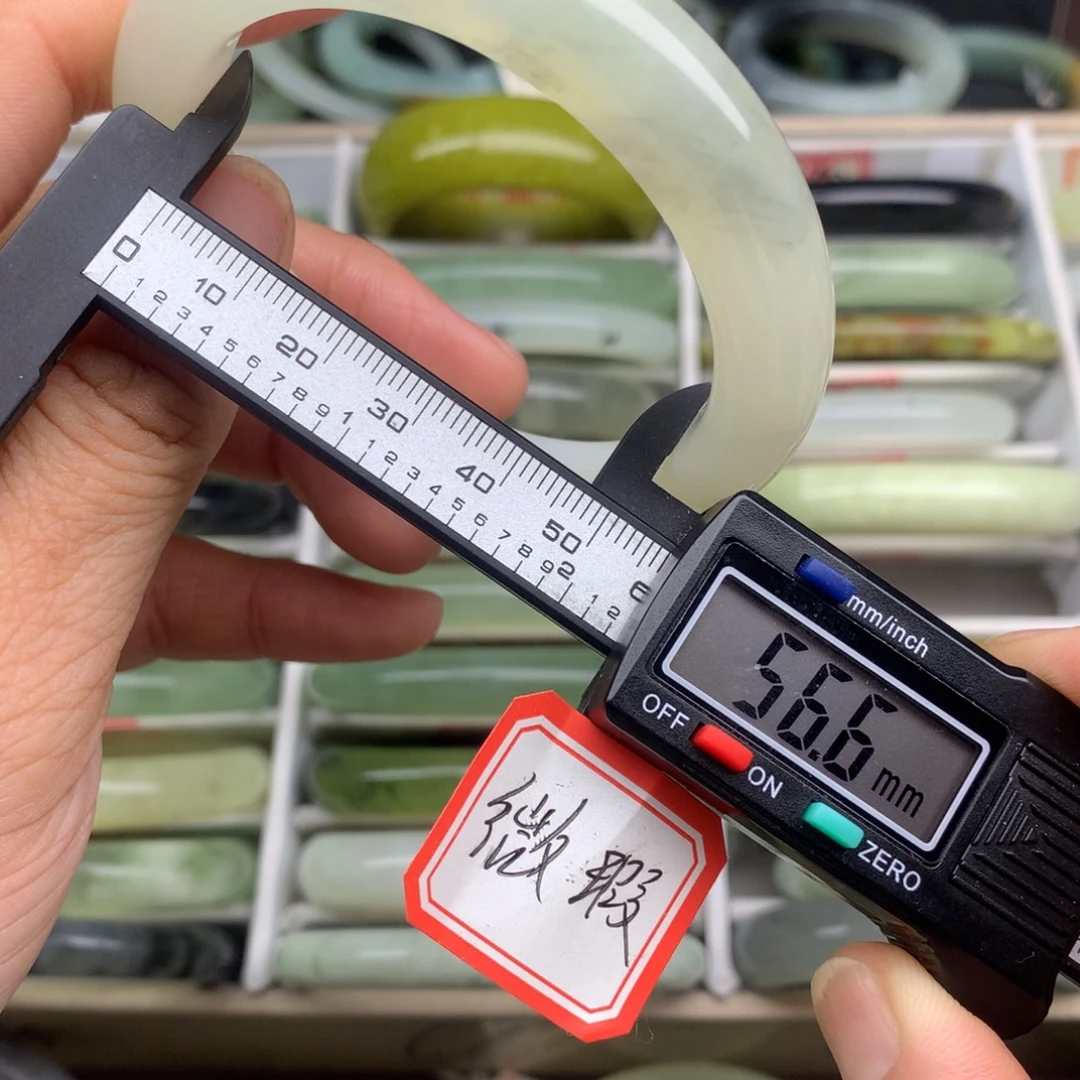 蛇纹石玉未镶嵌手镯545