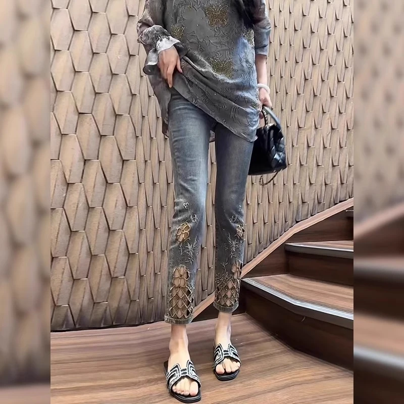 欧货镂空破洞烫钻直筒牛仔裤女夏季薄款小个子修身显瘦九分烟管裤